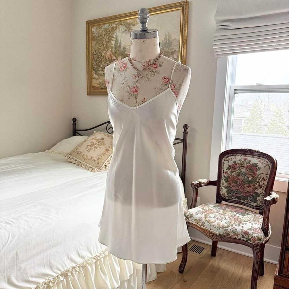 White mini slip dress ‎ Paul Harris design size large
